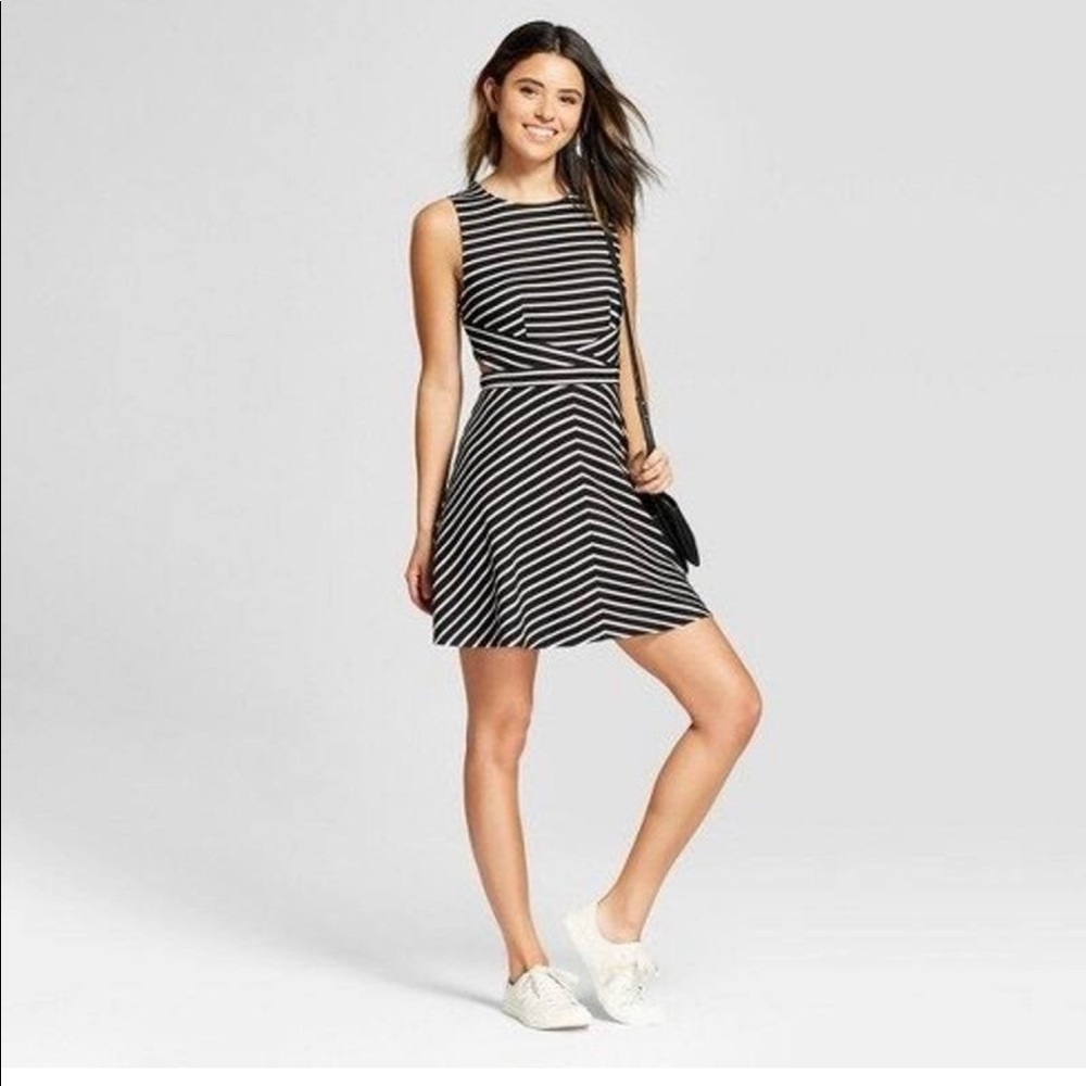 🆕 Target black and white striped dress
